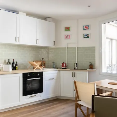Charming 39 M Near Jules Joffrin * Paris